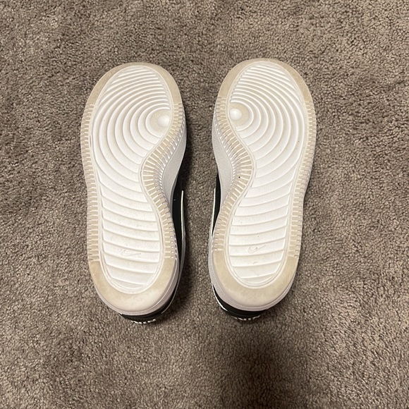 Women’s 7.5 Nike Court Vision Alta - Picture 4 of 4